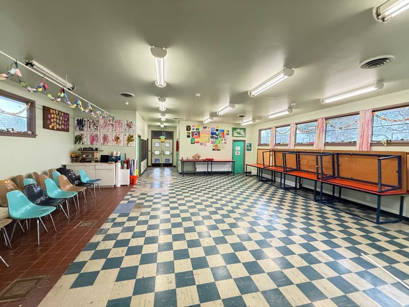 utensils in the lions camp horizon kitchen